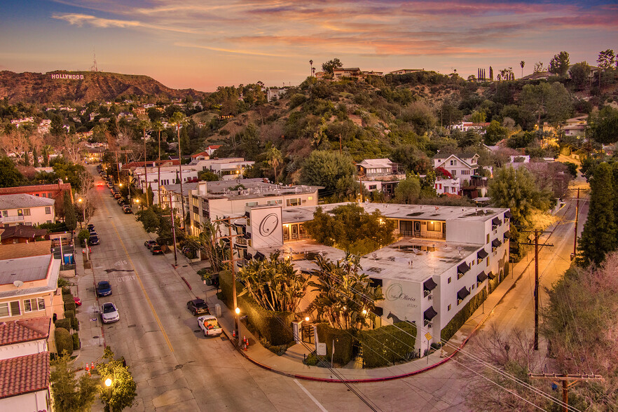 2561 Glen Green St, Los Angeles, CA for sale - Building Photo - Image 2 of 12