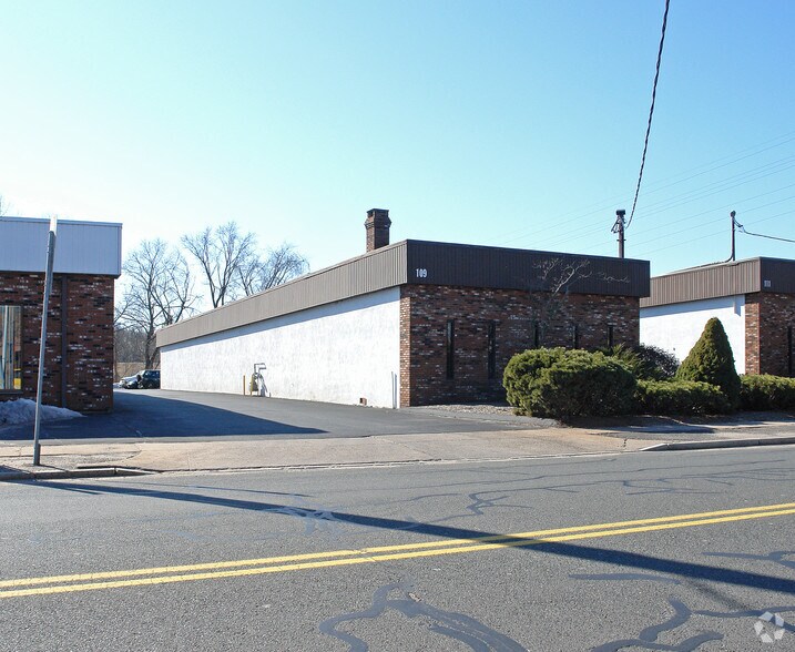 Pitkin Street Commercial Buildings portfolio of 3 properties for sale on LoopNet.com - Primary Photo - Image 1 of 3