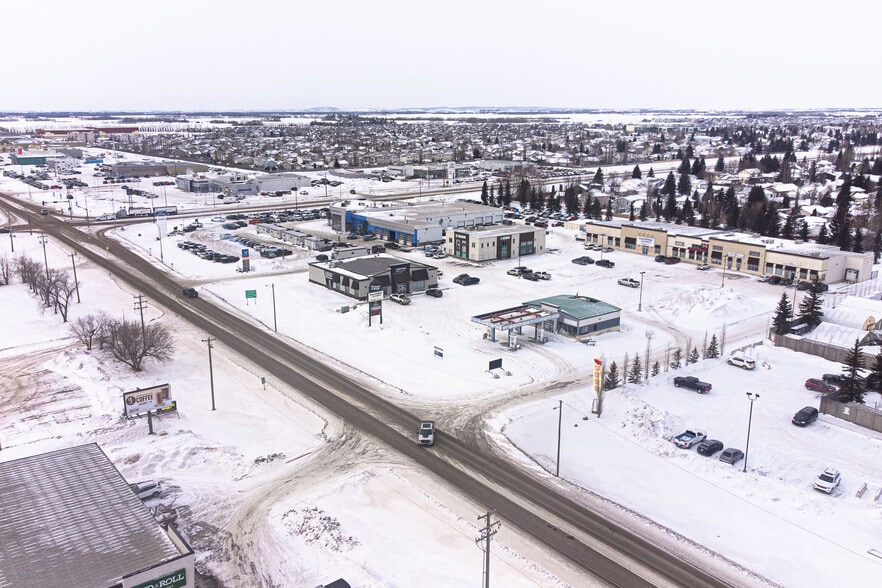 2602 50 Av, Lloydminster, AB for sale - Building Photo - Image 2 of 63