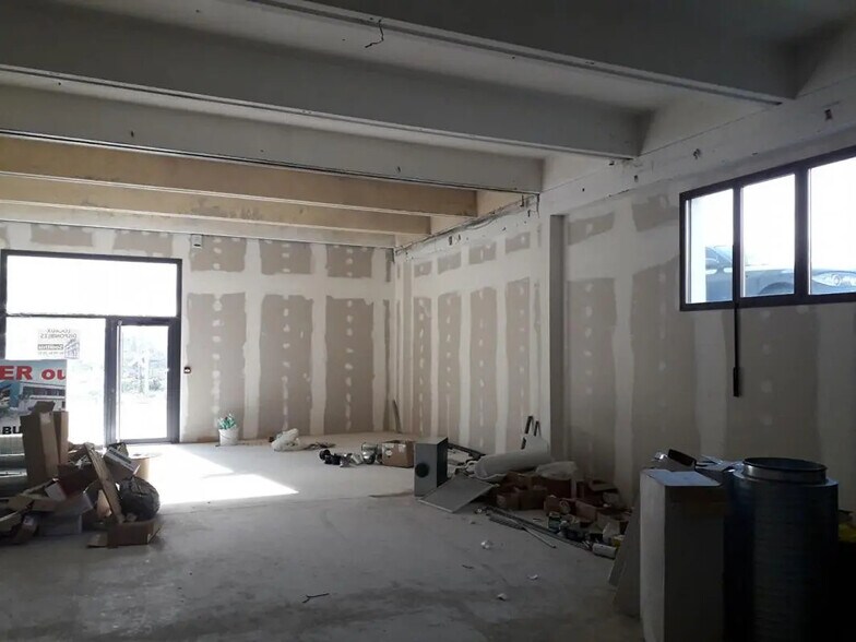 Industrial in Besançon for lease - Interior Photo - Image 2 of 5