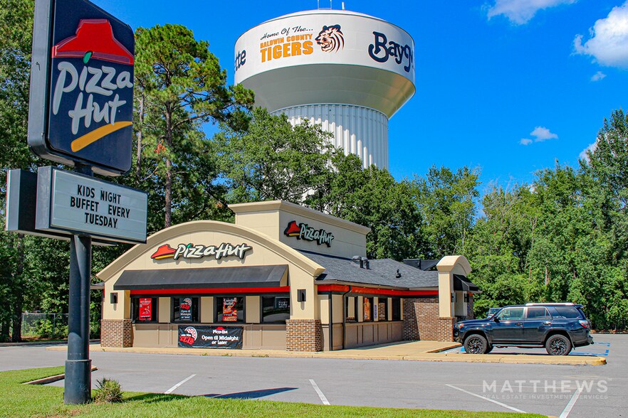 604 Mcmeans Ave, Bay Minette, AL for sale - Building Photo - Image 1 of 6