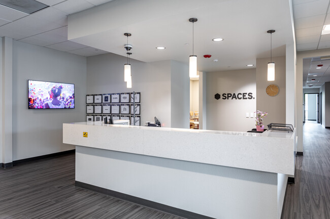 More details for 265 E River Park Cir, Fresno, CA - Coworking for Lease