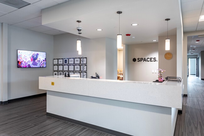 More details for 265 E River Park Cir, Fresno, CA - Coworking for Lease