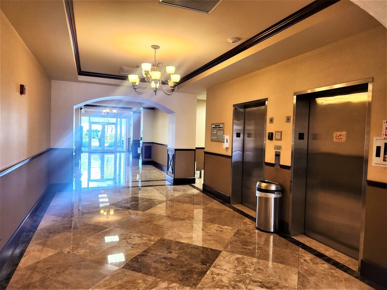 5810 Coral Ridge Dr, Coral Springs, FL for lease - Interior Photo - Image 3 of 16