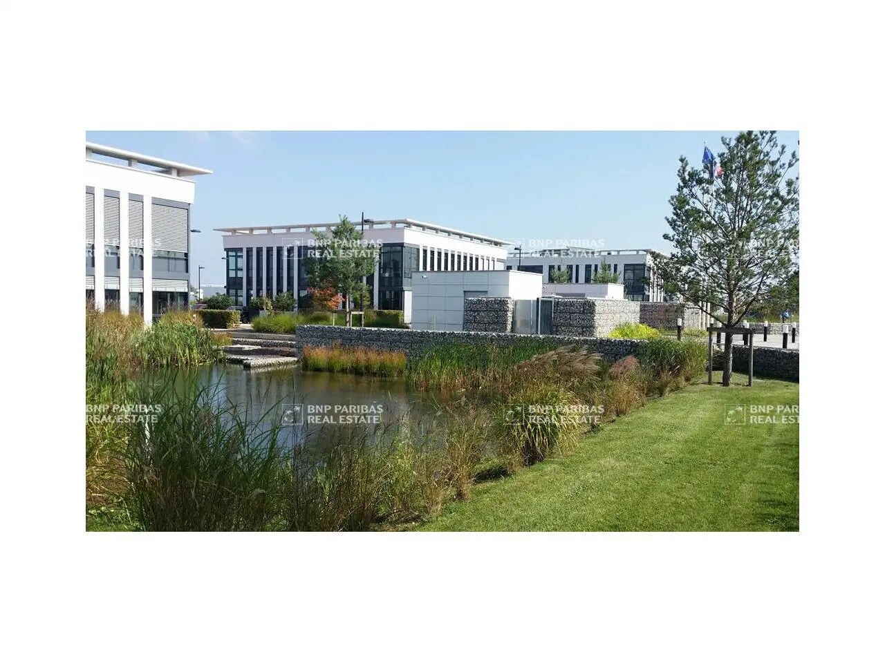 Office in Élancourt for lease Primary Photo- Image 1 of 22