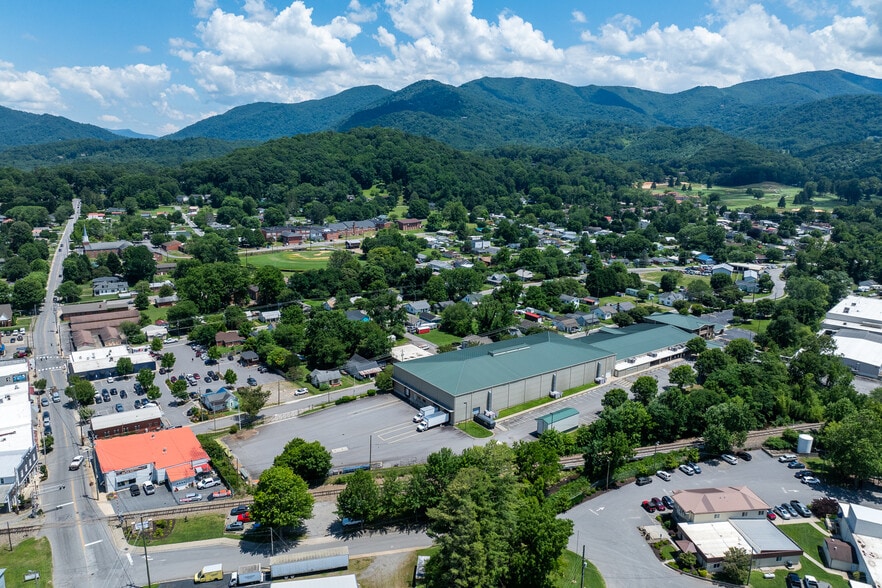 172 Riverbend St, Waynesville, NC for sale - Aerial - Image 3 of 30