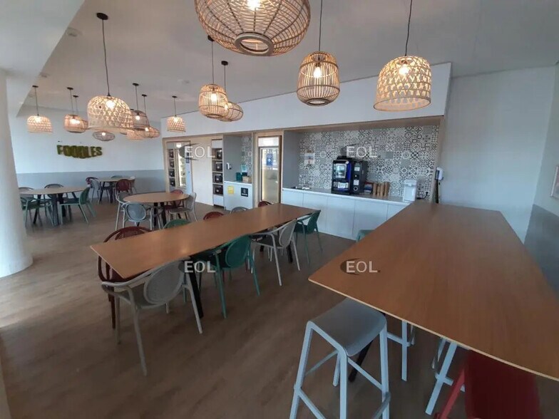 Office in Ivry-sur-Seine for lease - Interior Photo - Image 2 of 3