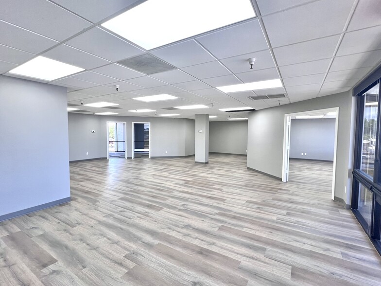 2600 N 44th St, Phoenix, AZ for lease - Interior Photo - Image 2 of 9