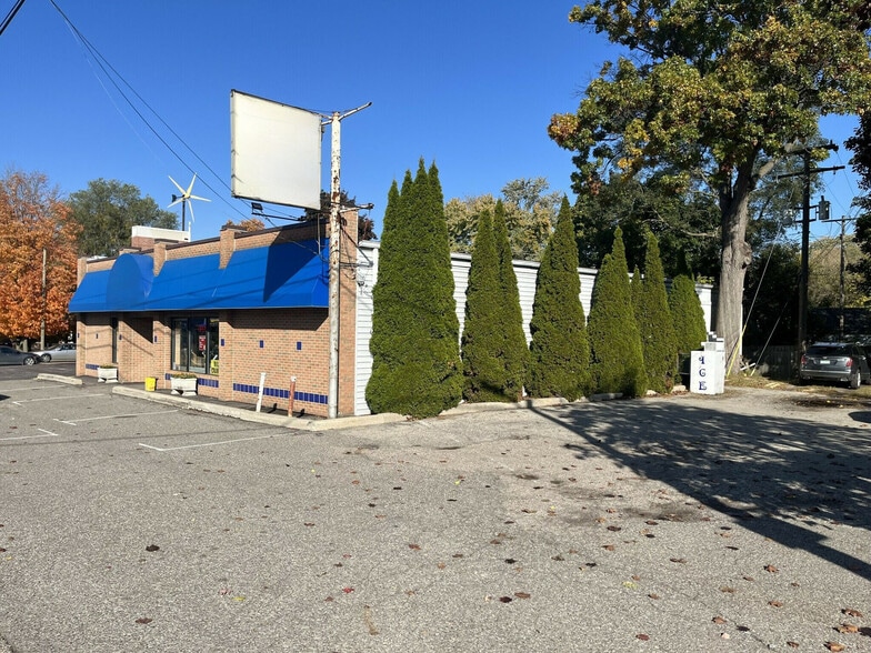 2515 Union Lake Rd, Commerce Township, MI for lease - Building Photo - Image 2 of 2