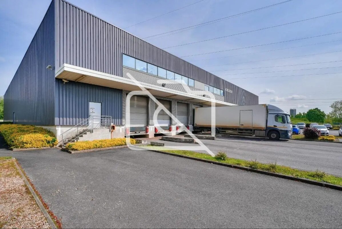 Office in Villeparisis for lease Building Photo- Image 1 of 15