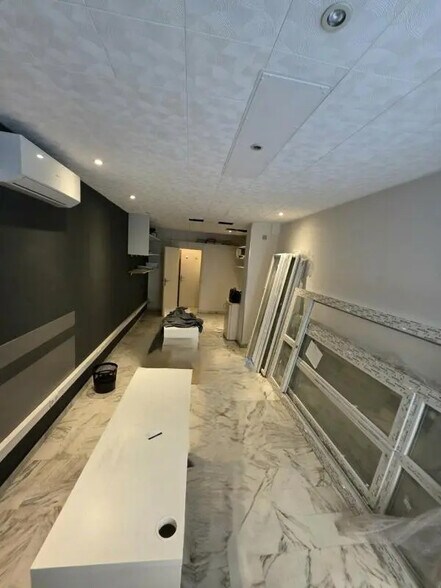 Office in Nice for lease - Interior Photo - Image 2 of 4