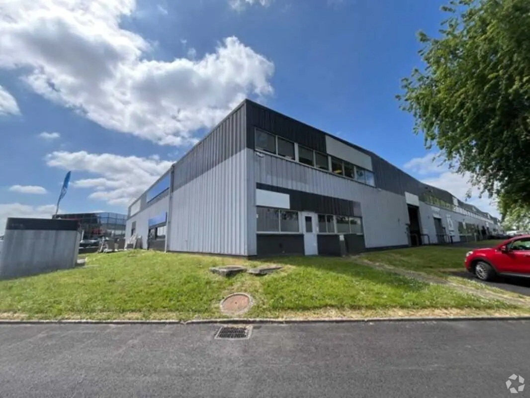 16-34 Rue Du Buisson Aux Fraises, Massy for lease Building Photo- Image 1 of 2