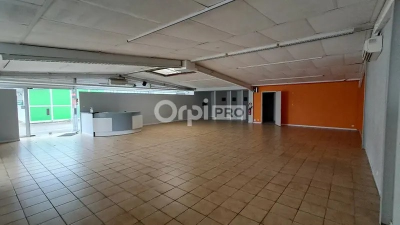 Retail in Lons for lease - Building Photo - Image 2 of 9