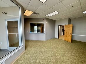 644 Migaldi Ln, Lansing, MI for lease Interior Photo- Image 1 of 16