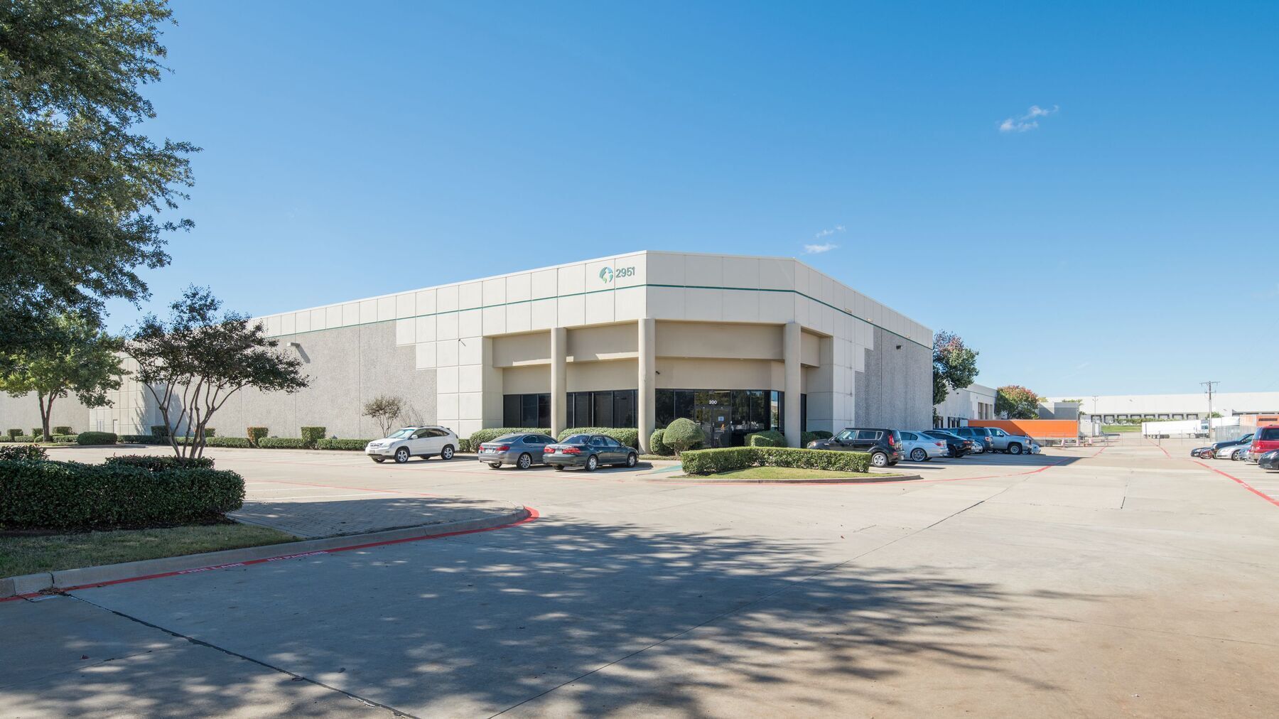 2951 N Great Southwest Pky, Grand Prairie, TX for lease Primary Photo- Image 1 of 7