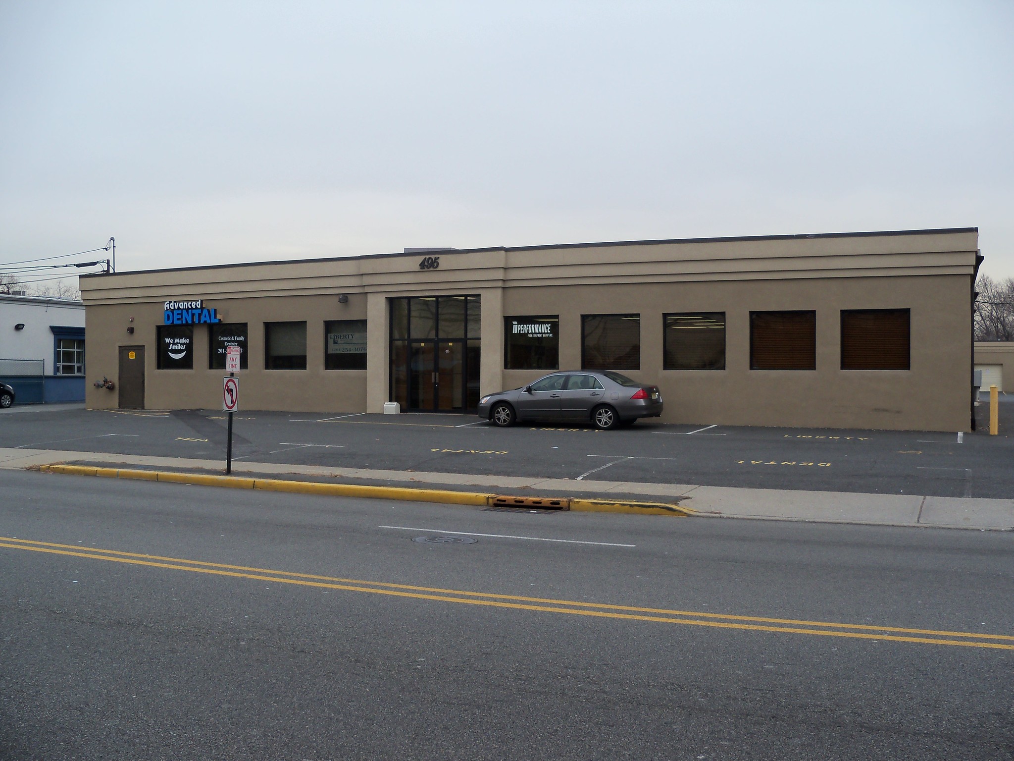 495 Mola Blvd, Elmwood Park, NJ for lease Building Photo- Image 1 of 20