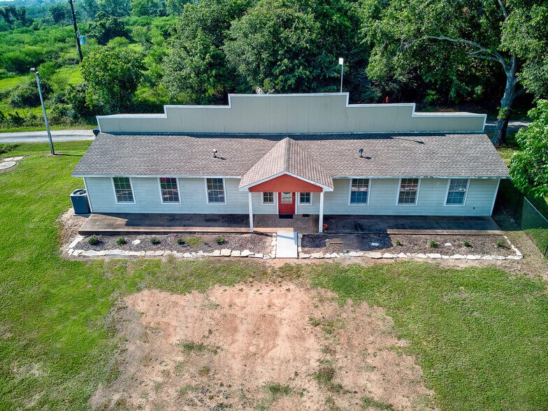 4095 SE I 10 Frontage Rd, Sealy, TX 77474 Office for Sale