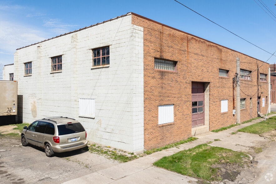 1219 E Church St, Adrian, MI for sale - Primary Photo - Image 1 of 23