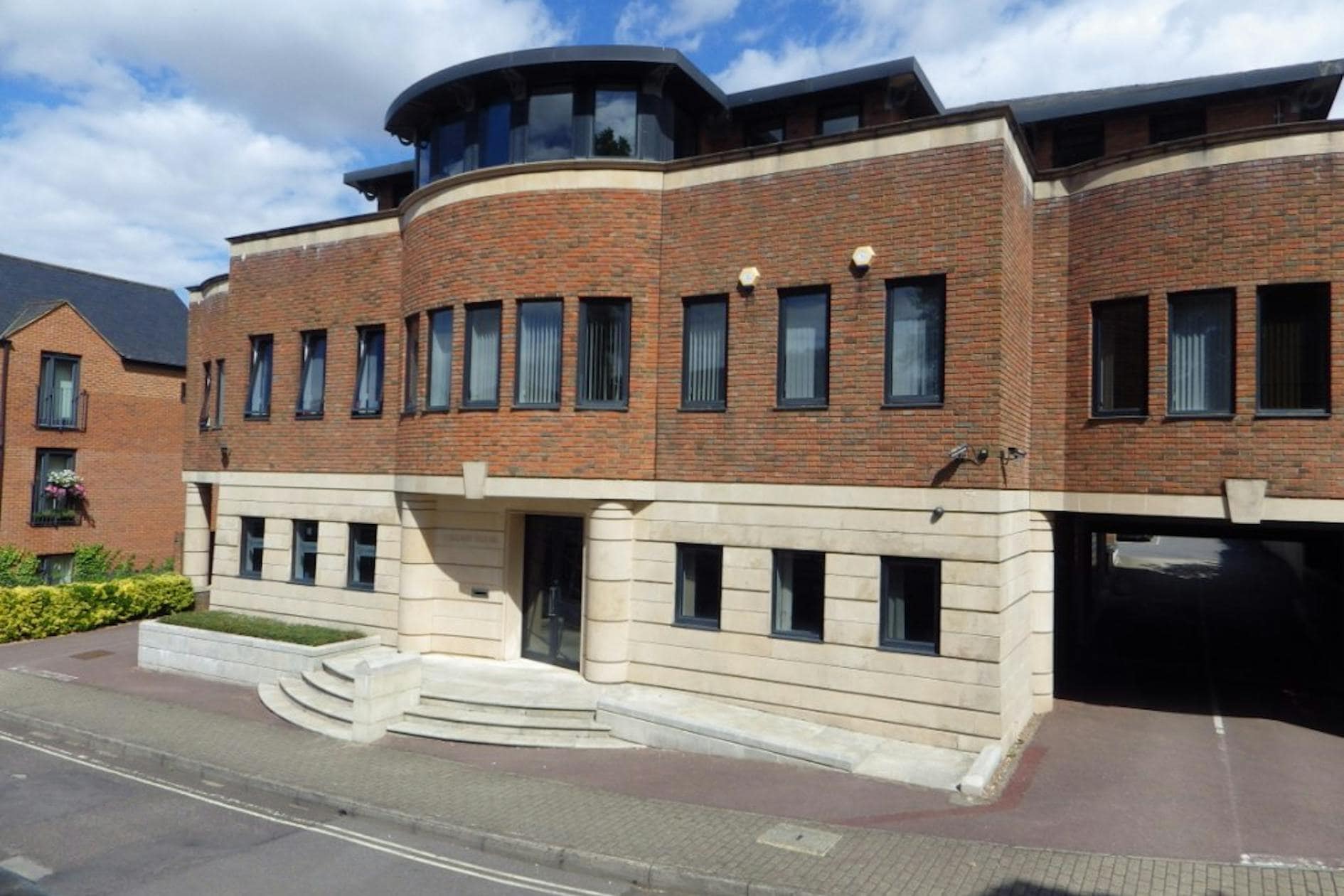 White Hart Ln, Basingstoke for sale Building Photo- Image 1 of 1