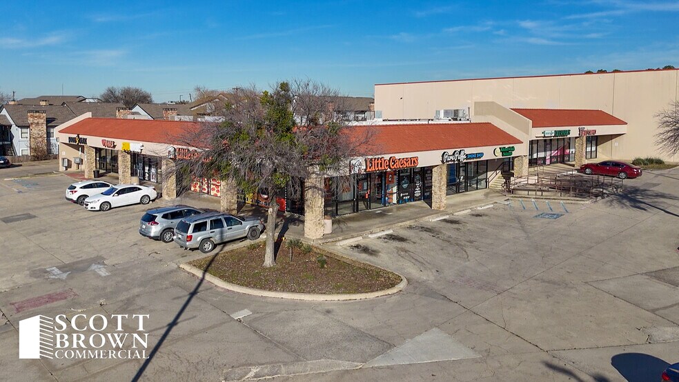 717 Stemmons Fwy, Denton, TX for lease - Building Photo - Image 3 of 8