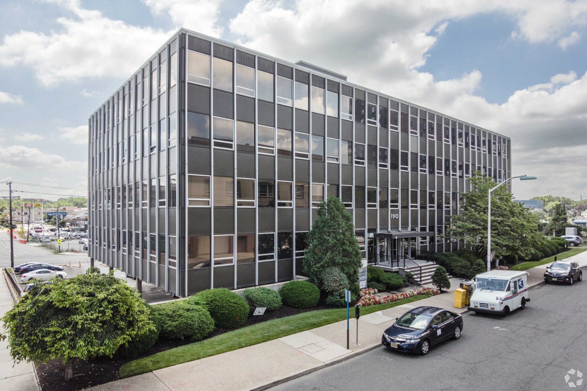 190 Moore St, Hackensack, NJ for lease Building Photo- Image 1 of 10