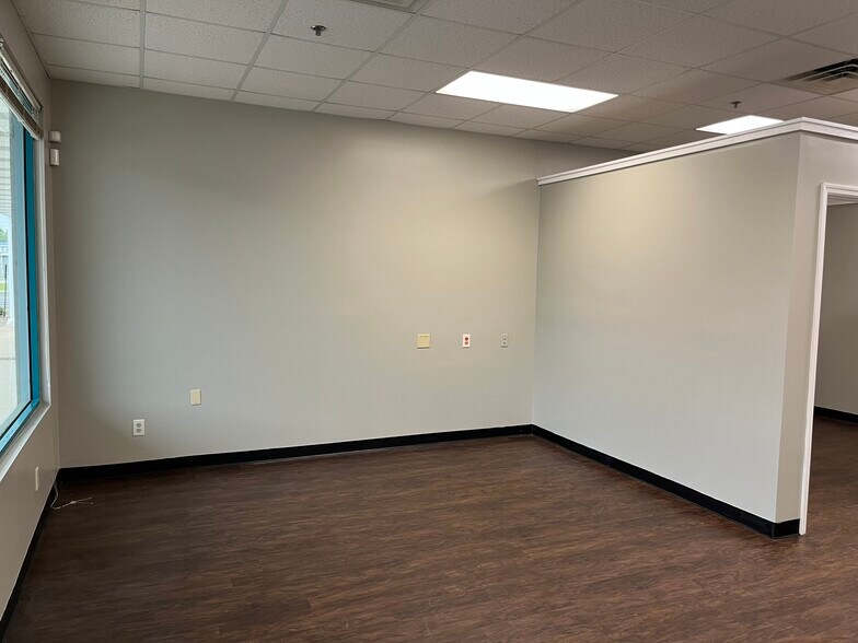 740 E General Stewart Way, Hinesville, GA for lease - Interior Photo - Image 3 of 22