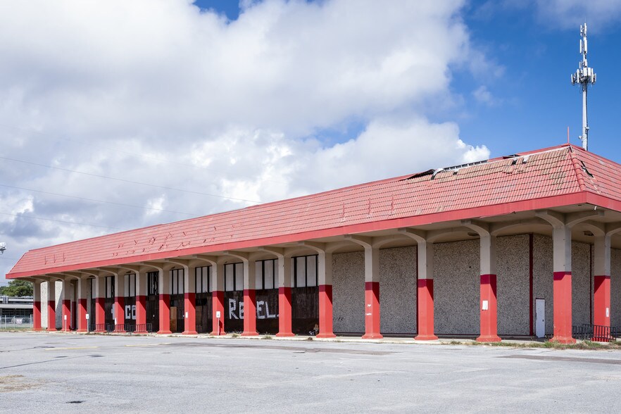 1700 Jefferson Dr, Port Arthur, TX for sale - Primary Photo - Image 1 of 1