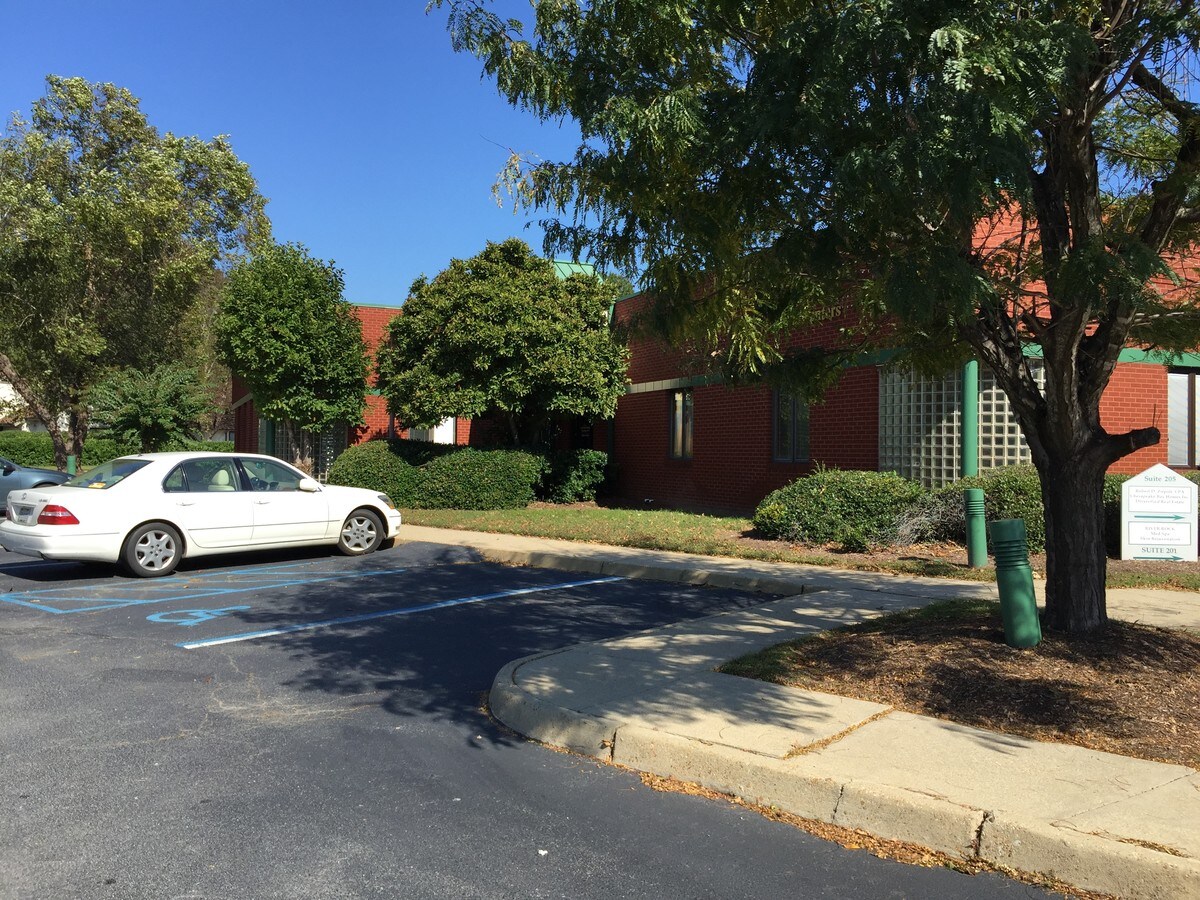 844 First Colonial Rd, Virginia Beach, VA 23451