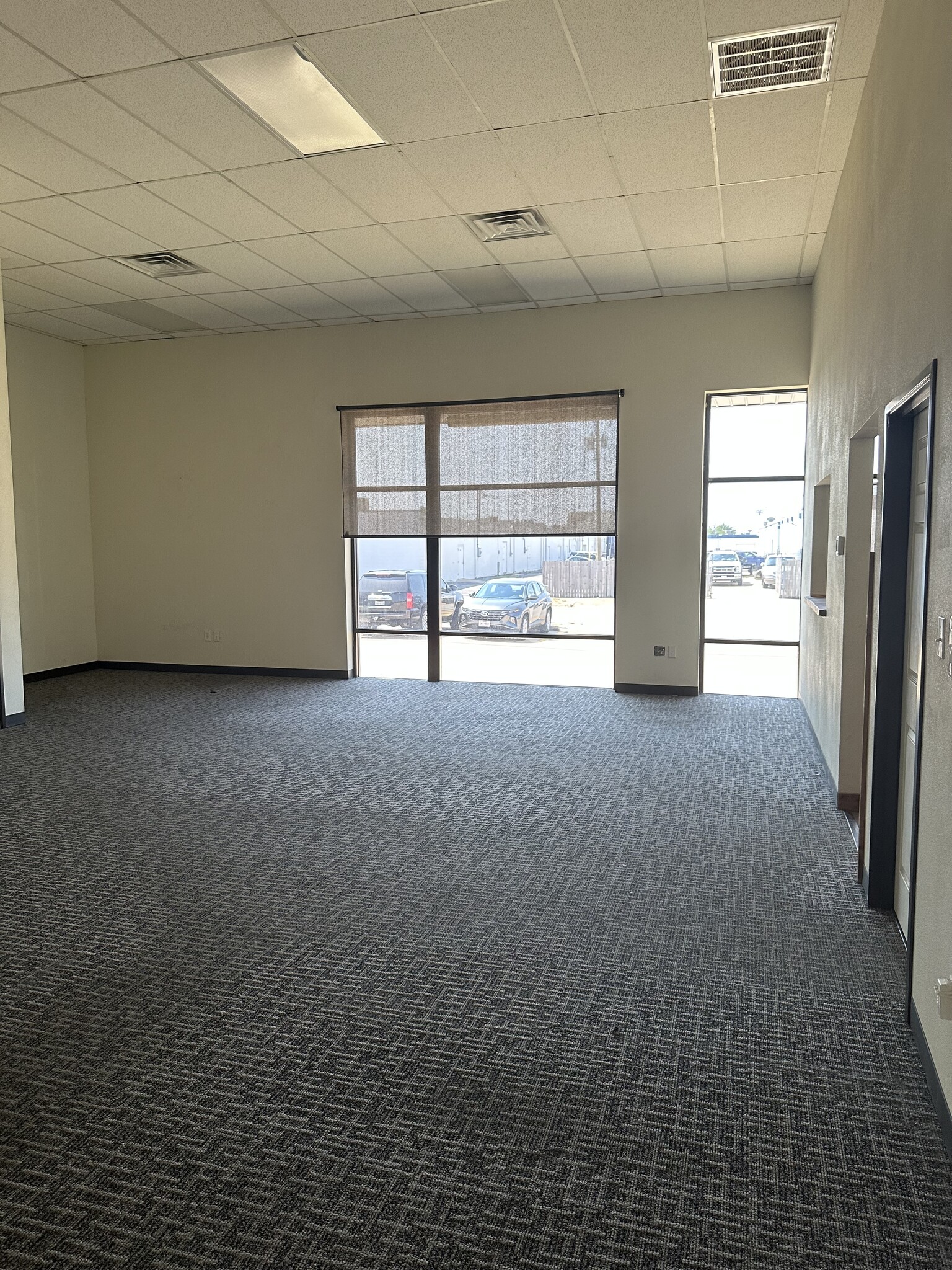 5109 Commercial Dr, North Richland Hills, TX for lease Building Photo- Image 1 of 3