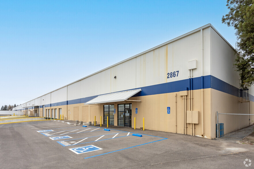 2863 S East Ave, Fresno, CA for lease - Building Photo - Image 1 of 6