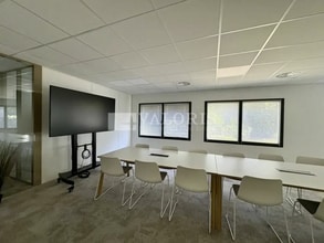 Office in Lyon for lease Interior Photo- Image 1 of 6