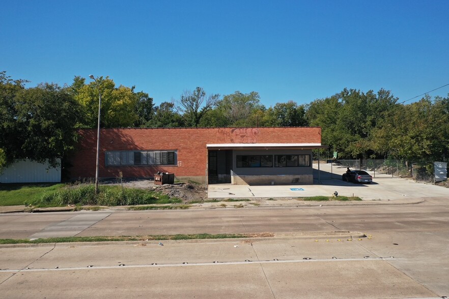 3661 E Kiest Blvd, Dallas, TX for sale - Building Photo - Image 2 of 10