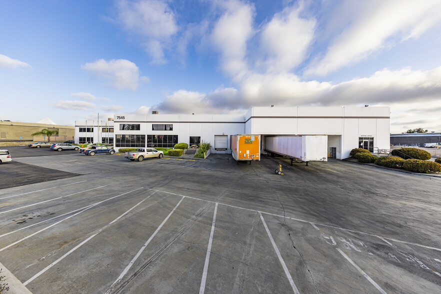 7545 Carroll Rd, San Diego, CA for lease - Building Photo - Image 3 of 10