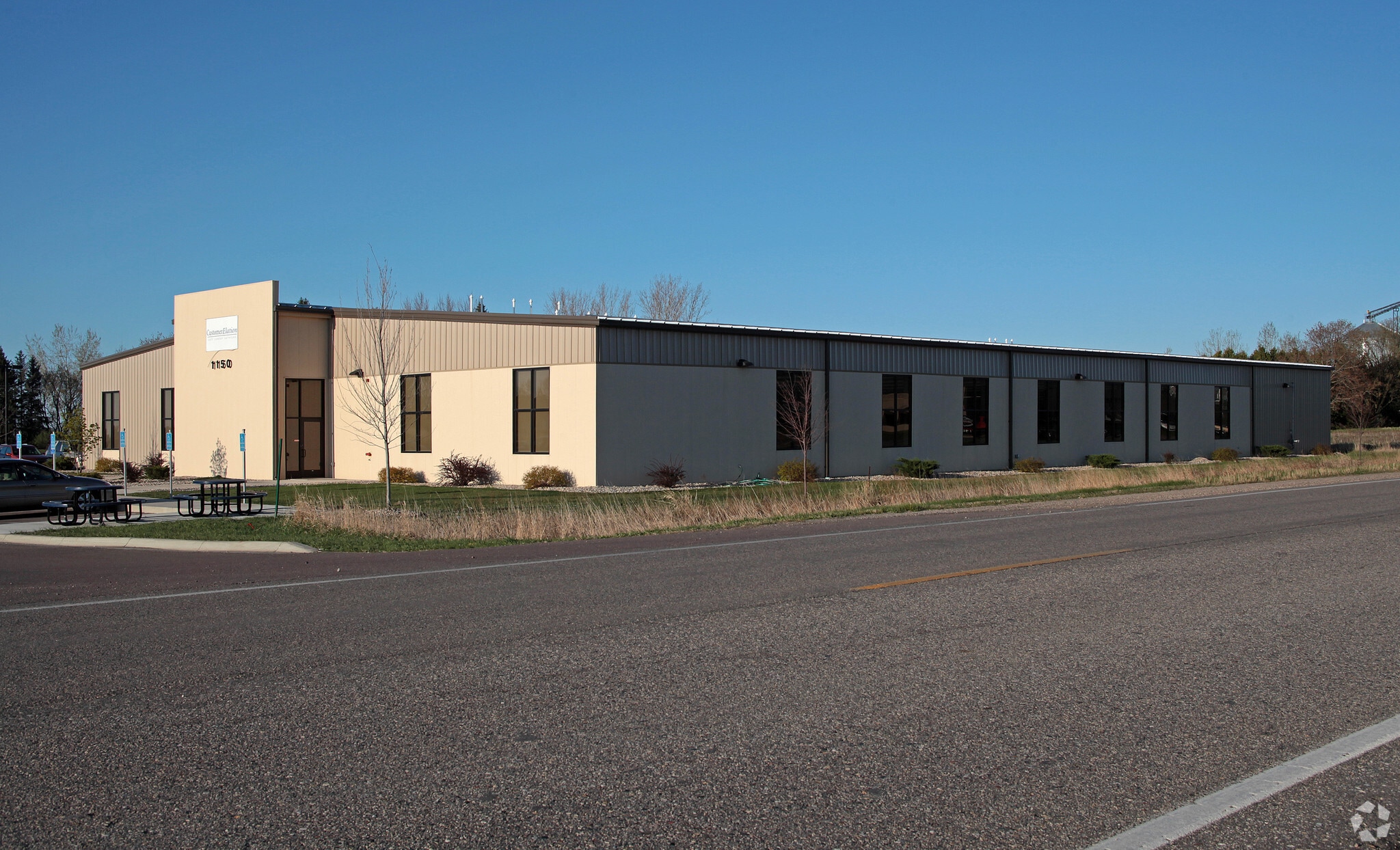 1150 5th Ave SE, Hutchinson, MN for lease Primary Photo- Image 1 of 18