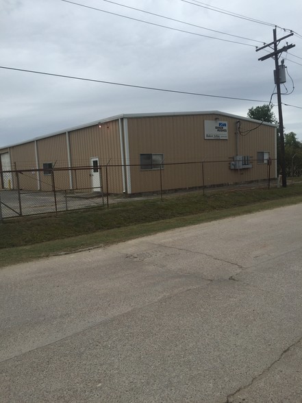 7572 Garth Rd, Beaumont, TX for lease - Building Photo - Image 2 of 10