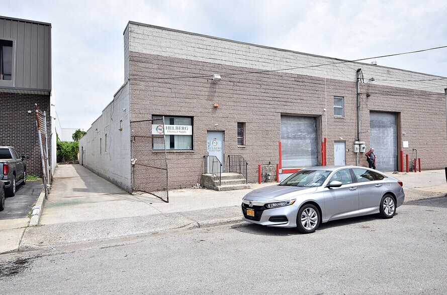 12 Filmore Pl, Freeport, NY for sale - Building Photo - Image 1 of 1