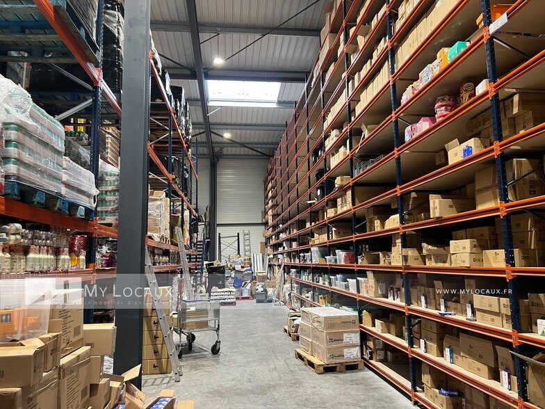 Flex in Cormeilles-en-Parisis for sale - Interior Photo - Image 3 of 12