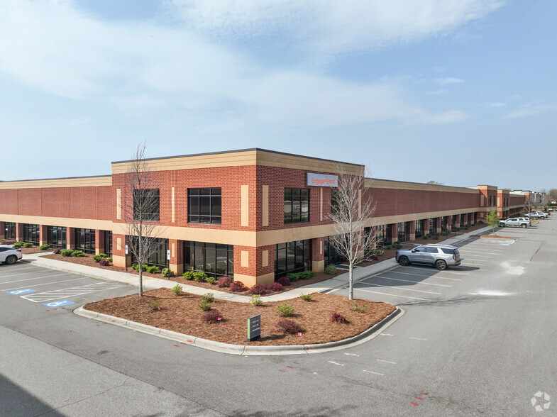 115 Corporate Center Dr, Mooresville, NC for lease - Building Photo - Image 2 of 4