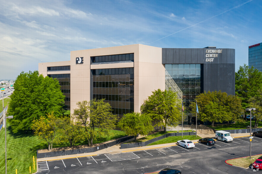 4606 S Garnett Rd, Tulsa, OK for lease - Building Photo - Image 1 of 4