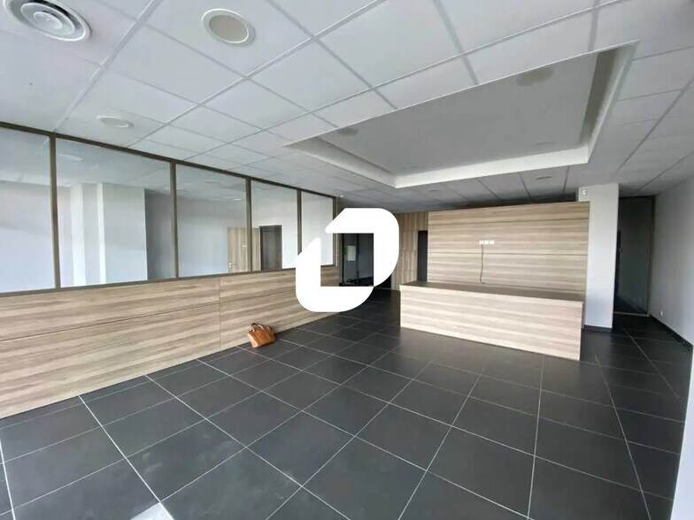 Office in Mérignac for lease - Building Photo - Image 2 of 32