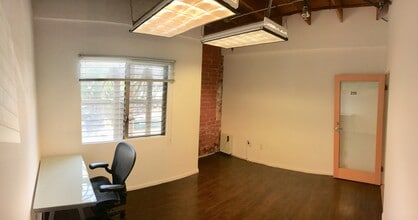 1639 11th St, Santa Monica, CA for lease Interior Photo- Image 1 of 3