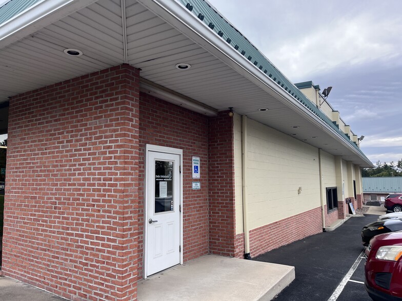 871 W King St, Shippensburg, PA for lease - Building Photo - Image 3 of 17
