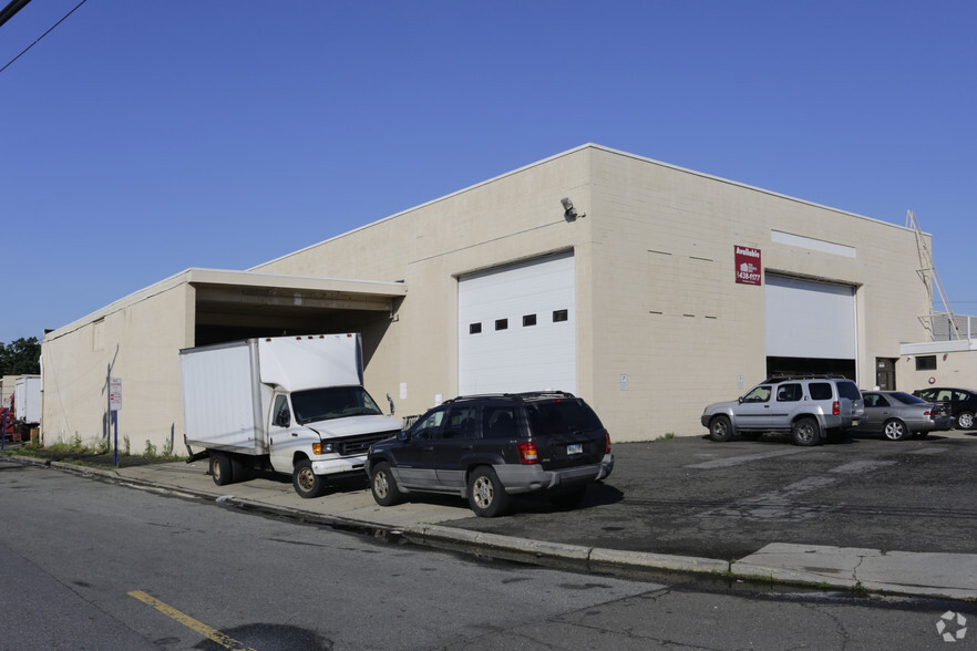 233 Lodi St, Hackensack, NJ for lease - Building Photo - Image 3 of 6