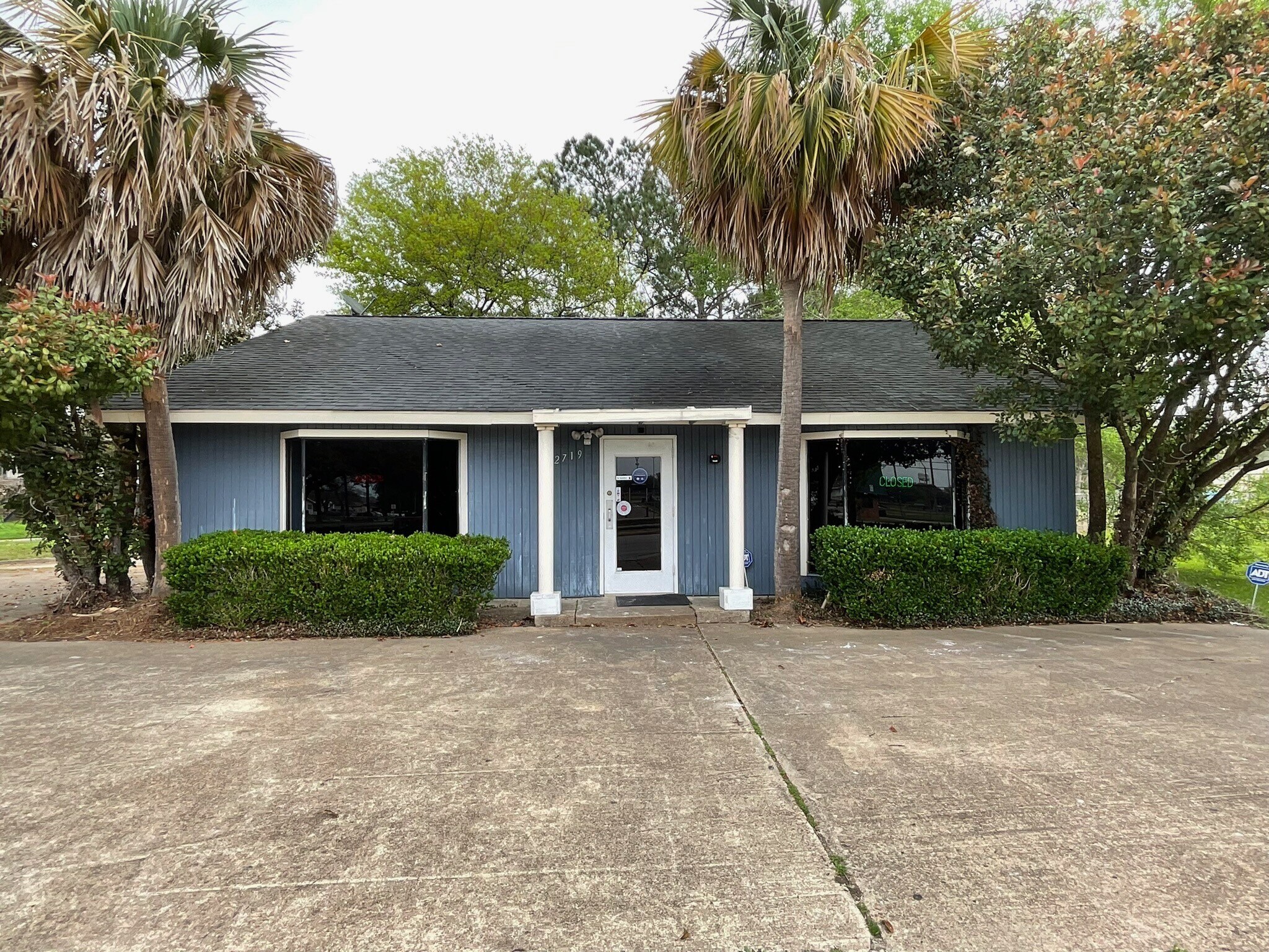 2719 Strawberry Rd, Pasadena, TX 77502 Office for Sale