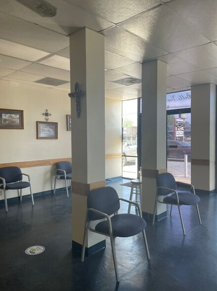 1327-1329 SW Military Dr, San Antonio, TX for lease - Building Photo - Image 3 of 17