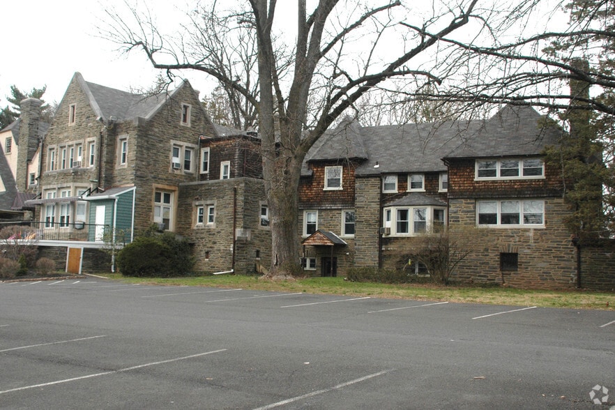 190-200 Camp Hill Rd portfolio of 2 properties for sale on LoopNet.com - Primary Photo - Image 2 of 2