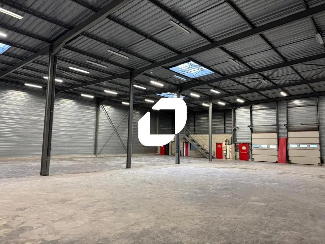 Flex in Chelles for lease Building Photo- Image 1 of 6