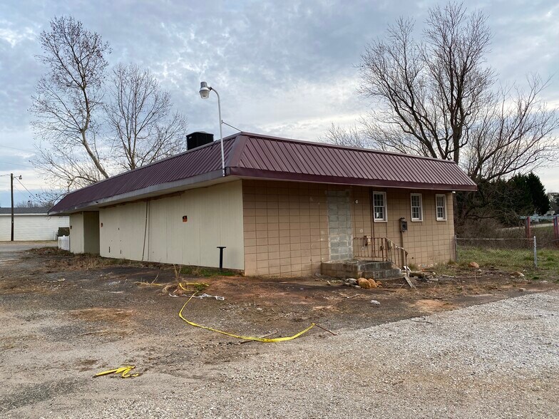 8275 Asheville Hwy, Spartanburg, SC 29316
