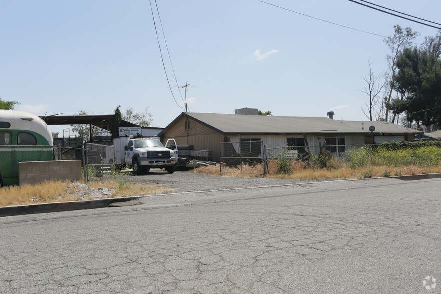 Calabash Ave, Fontana, CA for sale - Primary Photo - Image 1 of 1