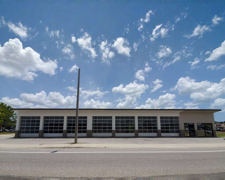 2022 12th St, Sarasota, FL for lease - Building Photo - Image 3 of 22